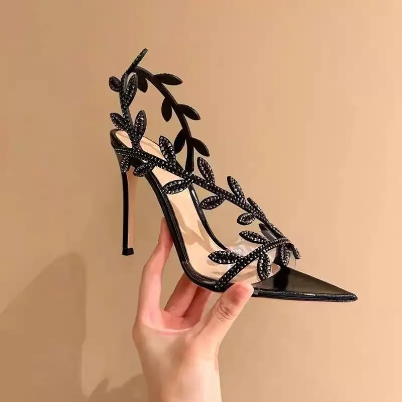 Women Fashion Trend 2025 - ฤดูร้อนใหม่ 2025 Golden สาขาและหยกใบรองเท้าส้นสูงสีดํา Pointed TIP
