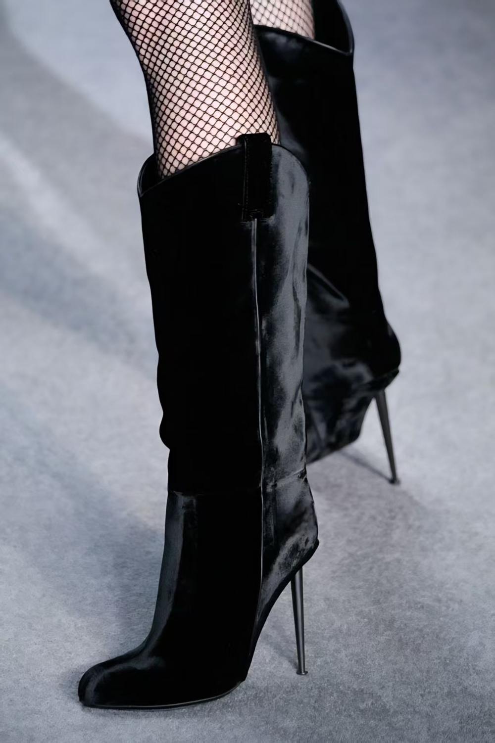 Women'S Fashion Edgy - รองเท้าบูทผู้หญิงแฟชั่น สีดำ กำมะหยี่ ยาวถึงเข่า เนื้อผ้านุ่ม ส้นเข็ม