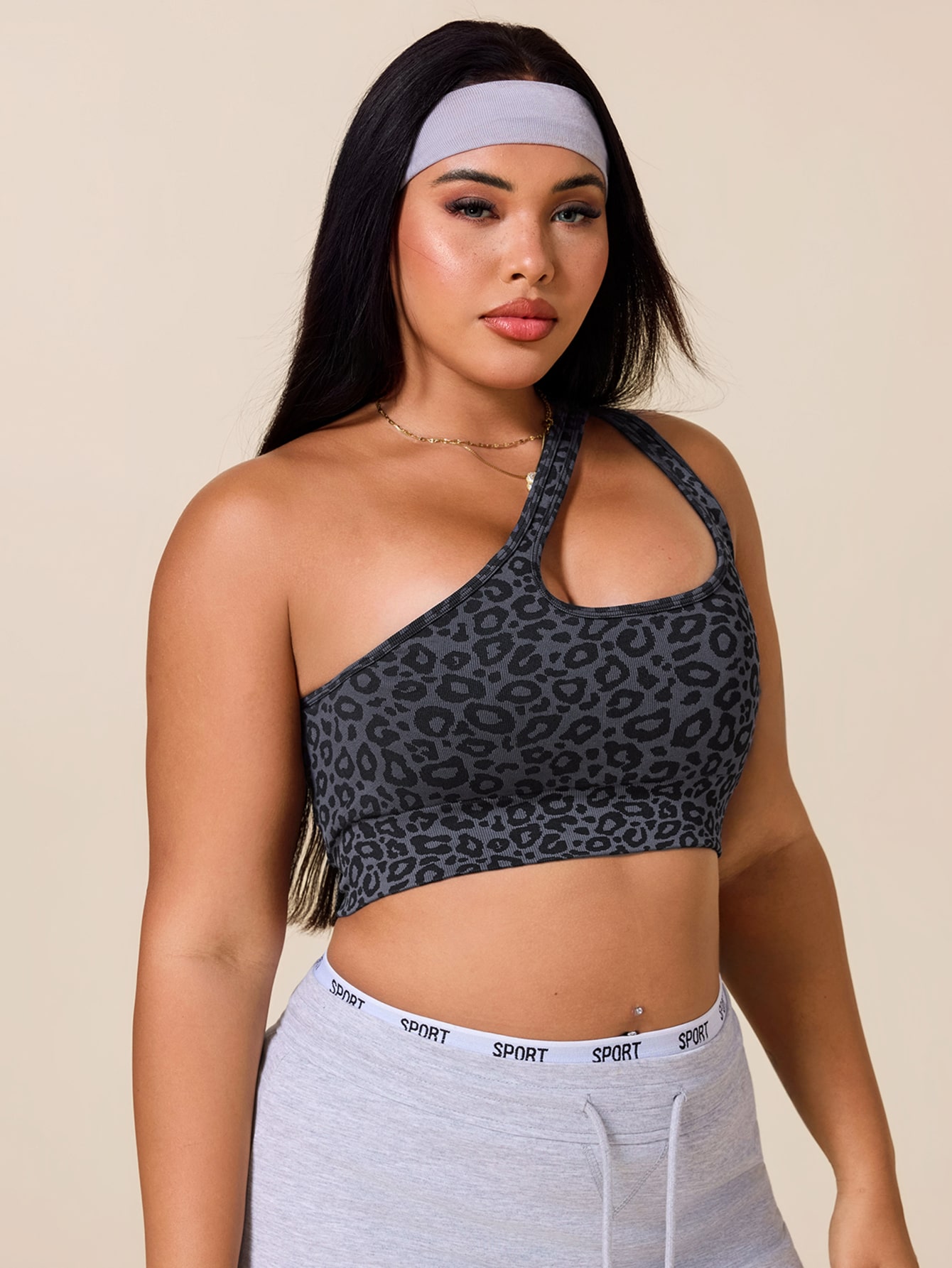 เสื้อชั้นในกีฬาแบบไม่สมมาตรสำห - Asymmetric Top Women บทวิจารณ์และราคา