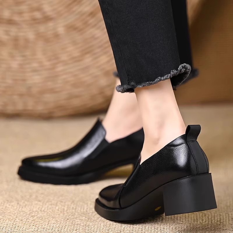 รองเท้าหนังผู้หญิง 2025 สไตล์ใ - Women Fashion Trend 2025 บทวิจารณ์และราคา
