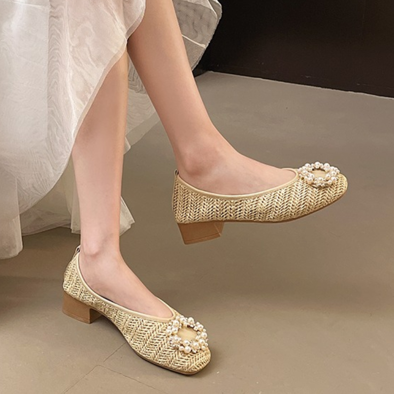 รองเท้าหนังหรูหรารองเท้าสําหรั - Women Fashion Trend 2025 บทวิจารณ์และราคา